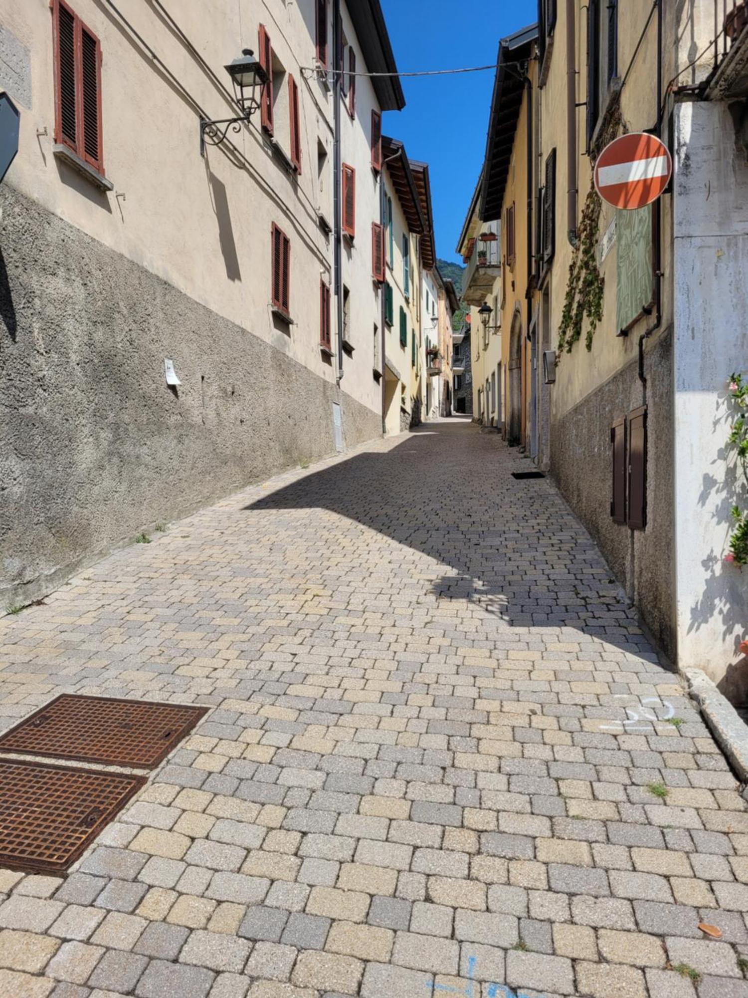 Apartamento Casa Gianna Castiglione dʼIntelvi Exterior foto