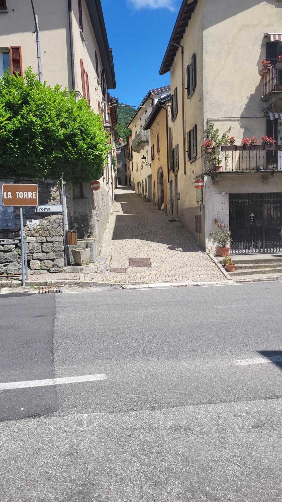 Apartamento Casa Gianna Castiglione dʼIntelvi Exterior foto